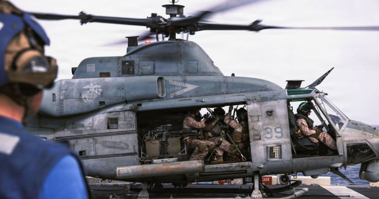 США ударили по Ирану в ответ на сбитый вертолет Apache.