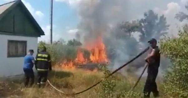 В Бессарабке горит нефтебаза.