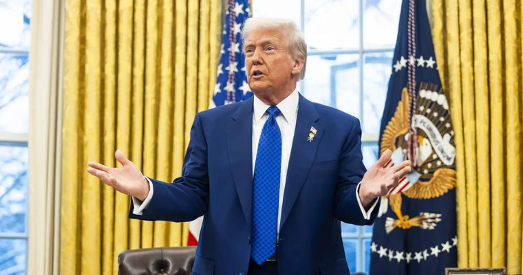 Дональд Трамп анонсировал пошлины в 25% на товары из ЕС.