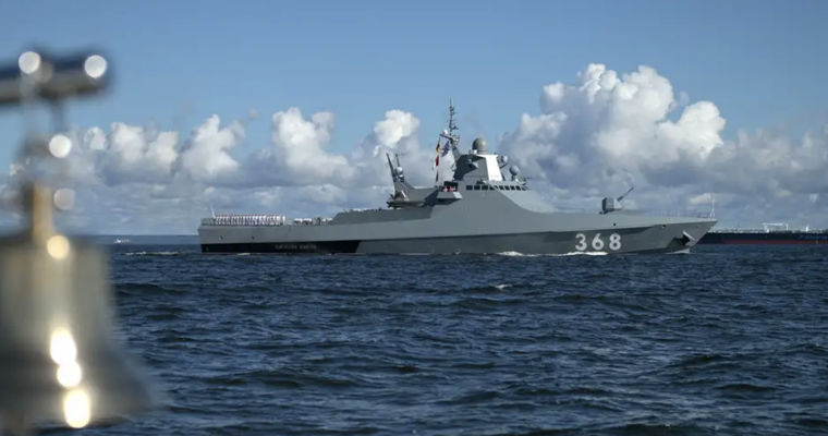 Украинские дроны сильно повредили корвет ВМФ РФ в Кронштадте.