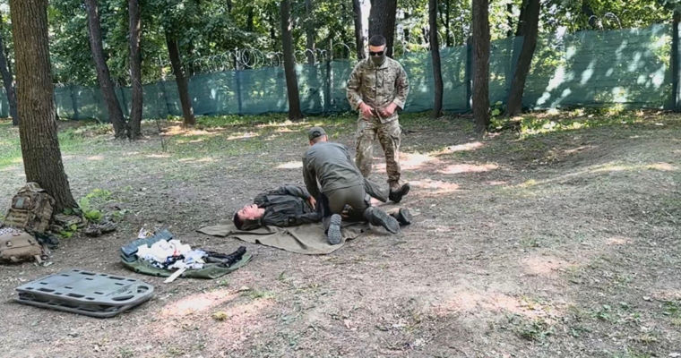 Курсанты Военного колледжа учились выживать в экстремальных условиях.