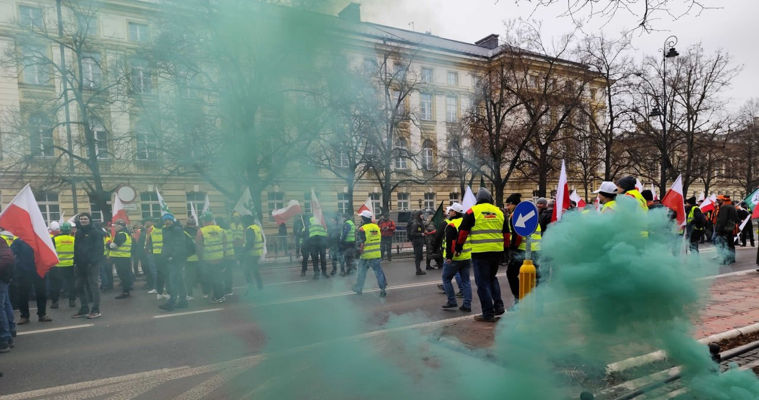 Польские фермеры устроили масштабный протест в Варшаве.
