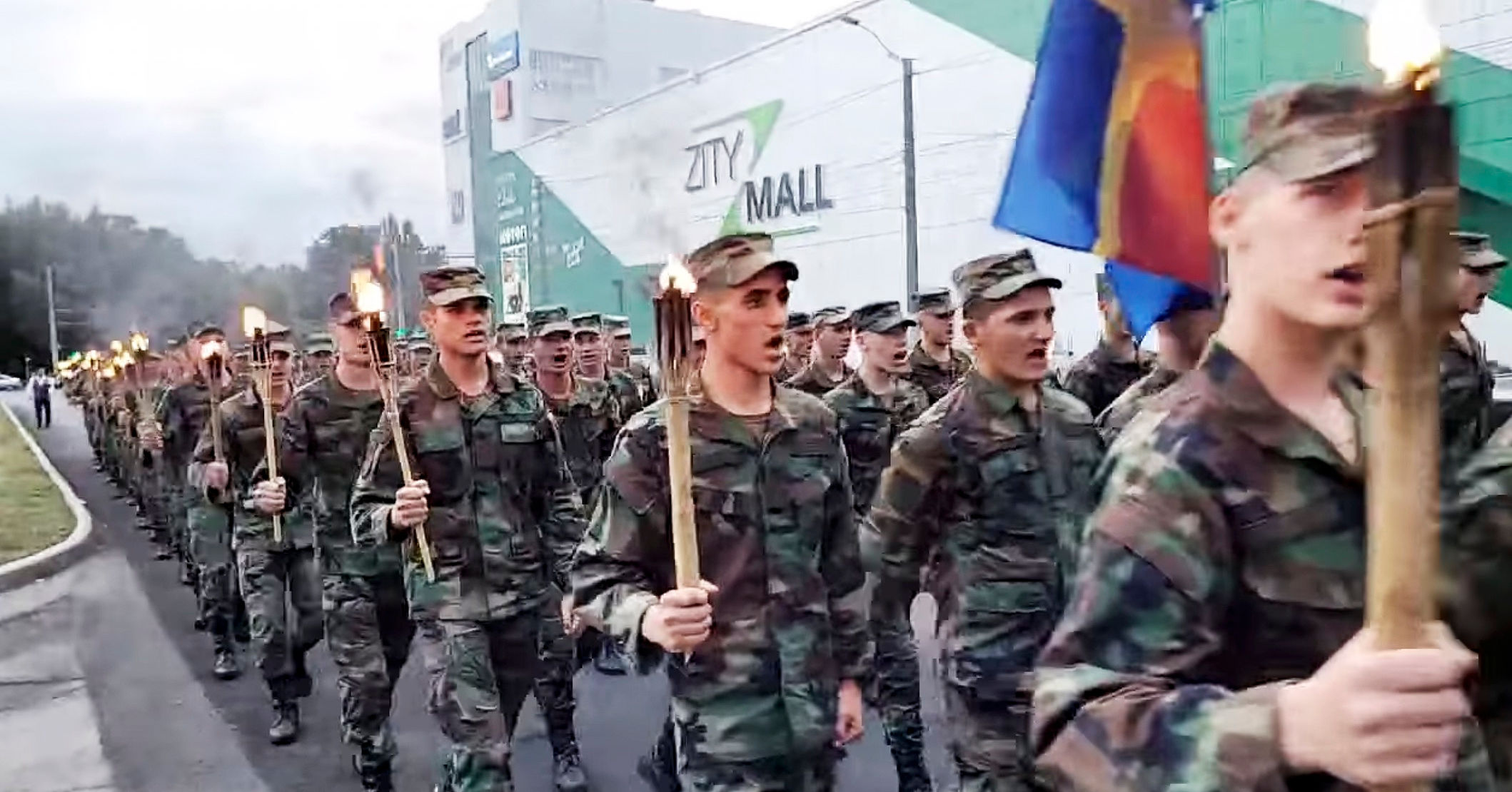 ПСРМ осуждает проведение факельных шествий в День национальной армии РМ.