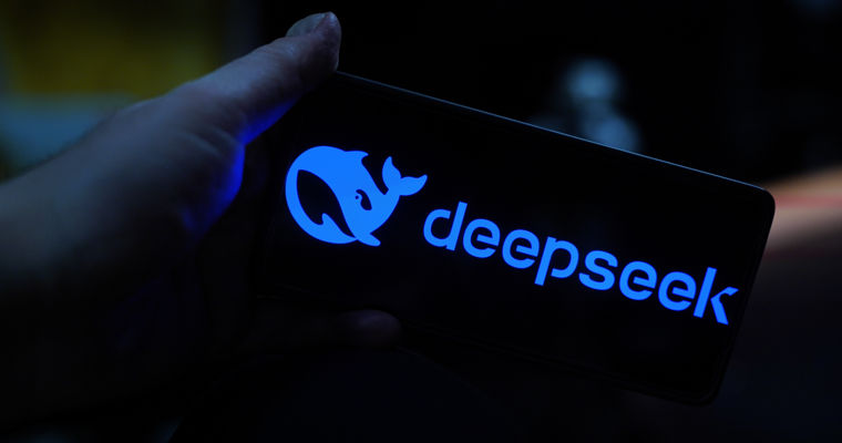 Китайская DeepSeek выпускает новую ИИ-модель V4 на фоне ускорения гонки ИИ.