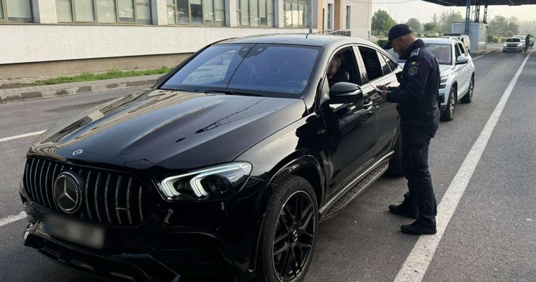 Молдаванин, укравший в Бельгии косметики на 3 млн евро, задержан на КПП Албица.