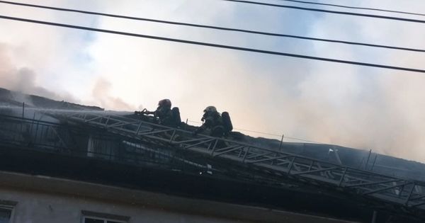 Во время тушения пожара на Буюканах пострадал один из спасателей