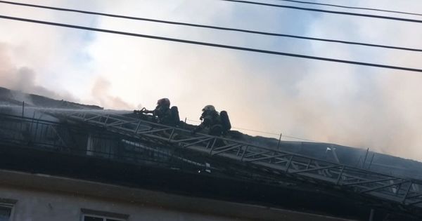 Во время тушения пожара в жилом доме на Буюканах пострадал один из спасателей.