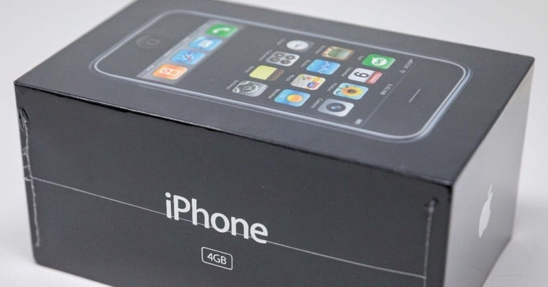 Нераспечатанный iPhone продали за 133 тыс. долларов: цены взлетели