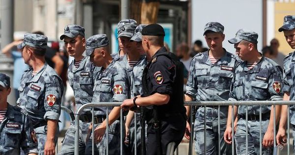 В центре столицы России за различные правонарушения были задержаны 1074 человека