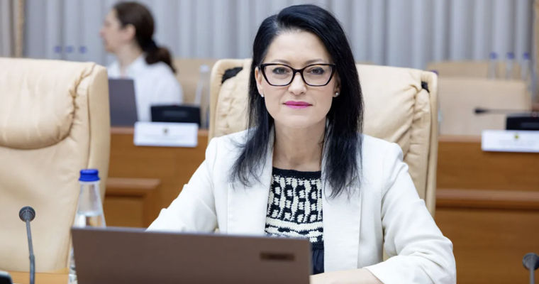 Госслужащих в Молдове защитят от абьюза.
