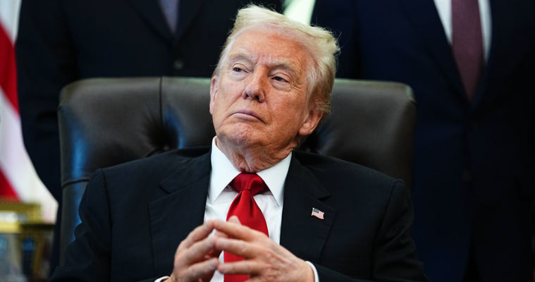 Трамп: РФ должна работать над урегулированием кризиса в Украине, а не в Иране.