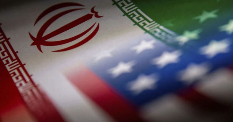 США ввели санкции против иранских нефтеэкспортеров и производителей оружия.