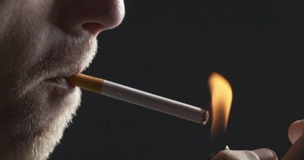 Anunţ fără precedent: O ţară din Europa va permite fumatul în baruri şi restaurante.