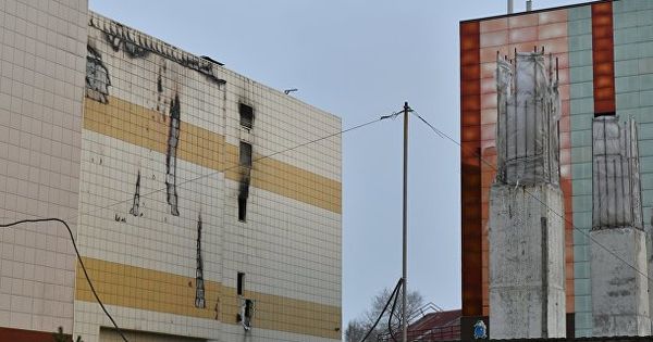 Суд продлил арест трем обвиняемым по делу о пожаре в ТЦ "Зимняя вишня".
