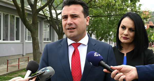 Премьер Северной Македонии признал, что и сам звонил российским пранкерам.