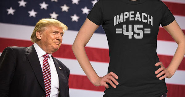 В США начали продавать футболки против Трампа.