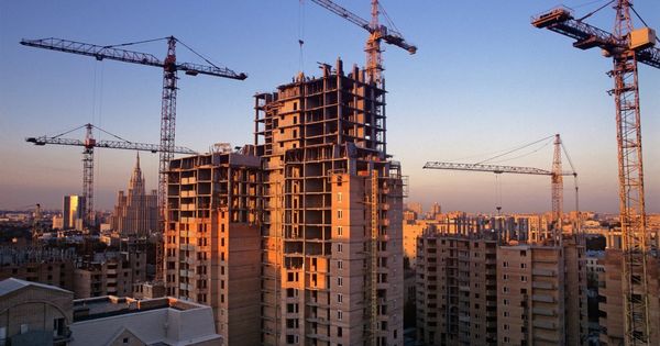 Больше всего авторизаций на строительство было выдано в городской среде - 840 разрешений. Фото символ: vladtime.ru.