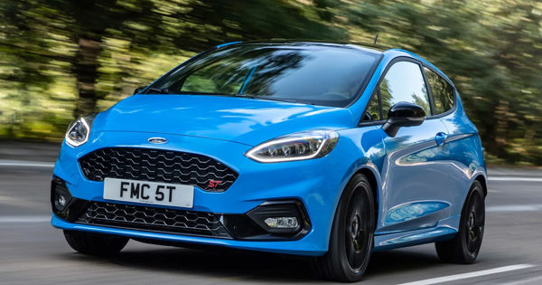 Ford прекратил принимать заказы на Fiesta и Focus из-за дефицита запчастей.