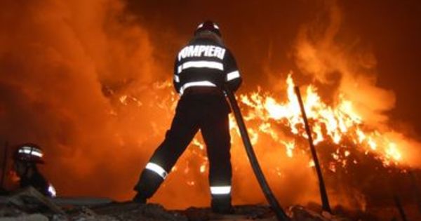Incendiu într-un apartament de pe bulevardul Moscovei din Capitală