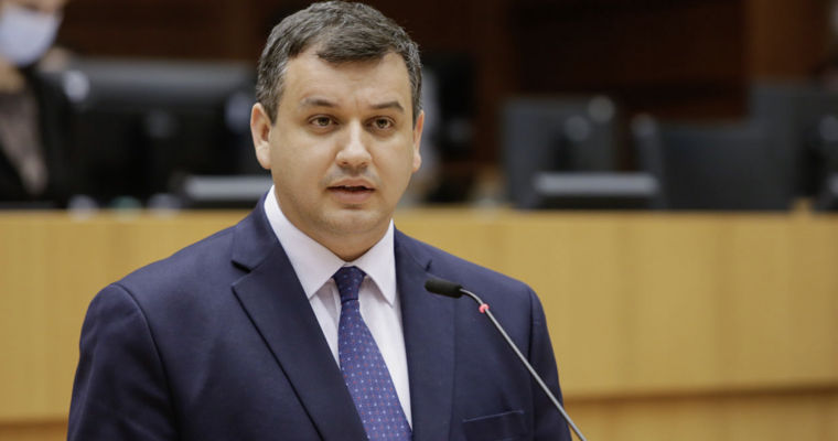 Румынские СМИ назвали возможных кандидатов на МИД и Минобороны в новом правительстве.