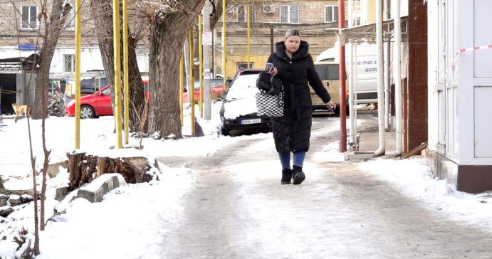 Травмпункт Бельц принял за сутки 9 горожан из-за гололедицы во дворах.