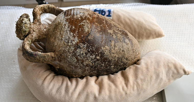 Amforă sigilată veche de 1.100 de ani, descoperită în largul coastelor Turciei.