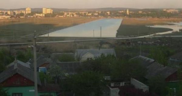 Cadavrul unui bărbat a fost găsit plutind pe un lac din Bălți.