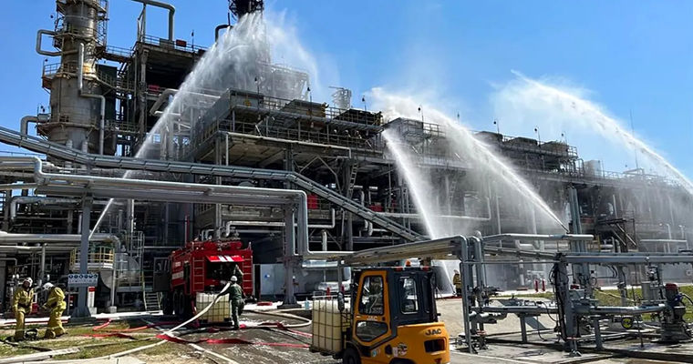 Украина установила рекорд по ударам по российским нефтегазовым объектам.