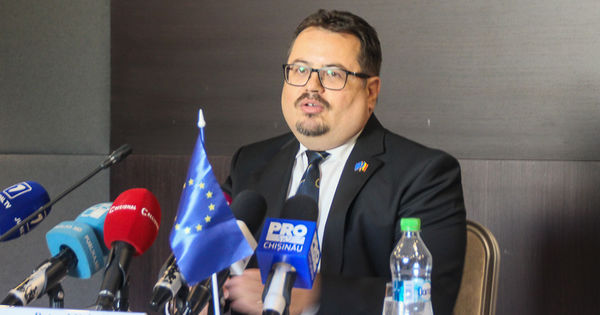 Петер Михалко написал в соцсети, что очень озабочен признанием недействительным мандата избранного примара Кишинева. Фото: realitatea.md.