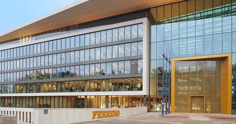 Comisia Europeană efectuează percheziții în birourile companiei Ferrero.