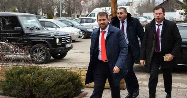 Шора могут лишить депутатской зарплаты за неявку на заседания Парламента.
