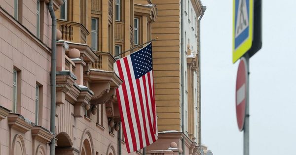 Госдеп США отнес россиян к «бездомным национальностям» при выдаче виз.