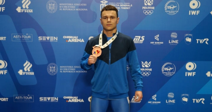 Halterofilul moldovean Ion Badanev a cucerit medalia de bronz la Campionatul European de Haltere.