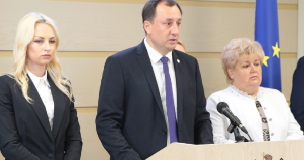 Фракция партии "Шор" обратила внимание на нарушение прав оппозиции.
