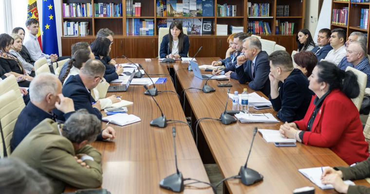 Депутаты требуют защиты авторских прав.