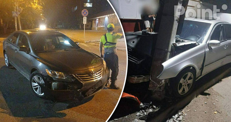 В Бендерах водитель Mercedes на скорости влетел в электроопору.