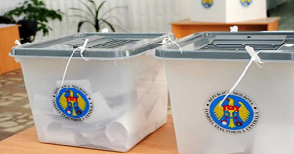 Партии пройдут в парламент, если наберут 6% голосов, а избирательные блоки - 8%.