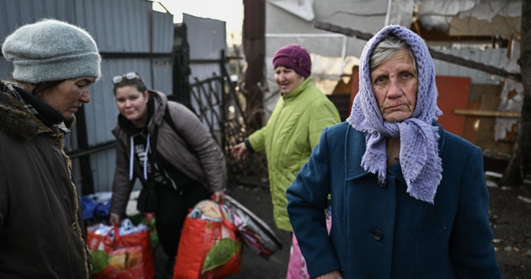 Под Волгоградом эвакуируют жителей поселка после удара ВСУ по арсеналу российской армии.
