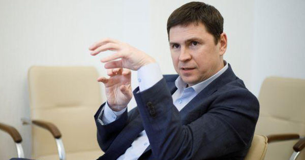 Подоляк: Россия умышленно ведет обстрелы по собственным городам.