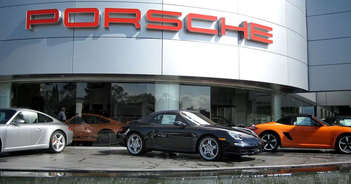 Porsche automobil holding. Порше центр донецк. Завод порше в лейпциге. Электрокар порше 2020. Porsche macan купе.