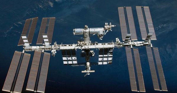Экипаж МКС встретит Новый год 16 раз.