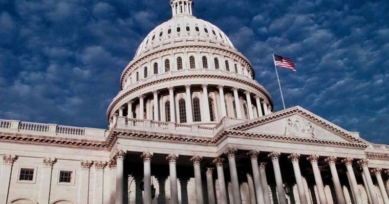 Сенаторы-демократы намерены заблокировать новые пошлины США против европейских стран.