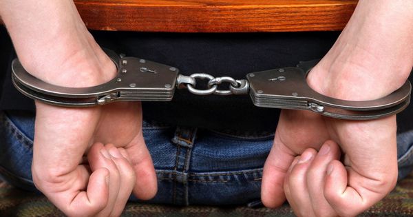 Обвиняемый в торговле влиянием рискует получить от 2 до 6 лет лишения свободы.