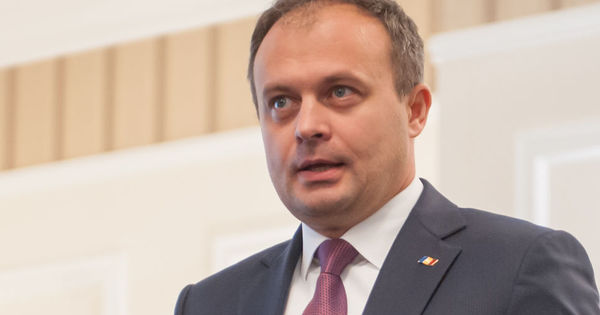 Власти обещают выполнить все обязательства и начатые реформы, несмотря на резолюцию Европарламента.