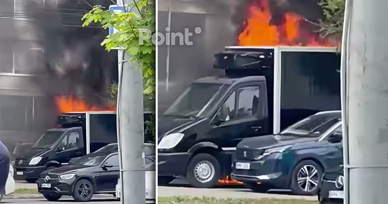 В Кишиневе загорелись мотоцикл и два автомобиля.