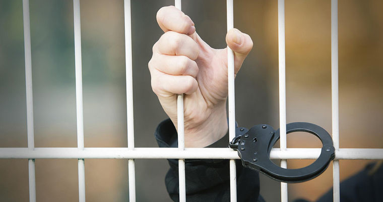 Нобелевские лауреаты попросили включить в мирный план освобождение политзаключенных.