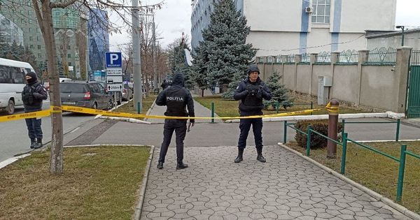 Здание суда на Буюканах снова эвакуировали из-за сообщения о бомбе.