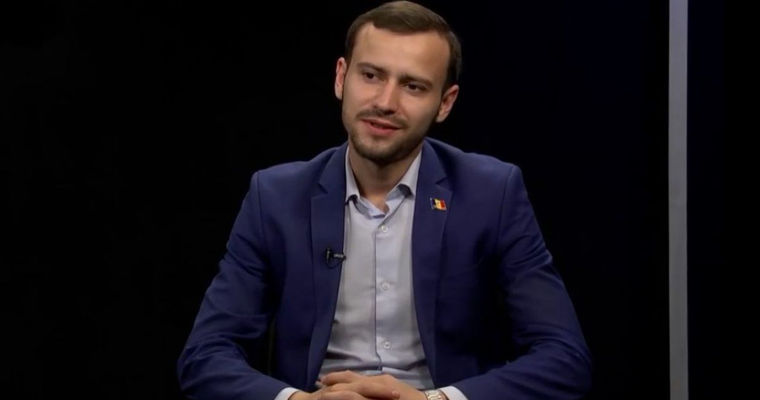 Председатель партии „Платформа DA” Дину Плынгэу.