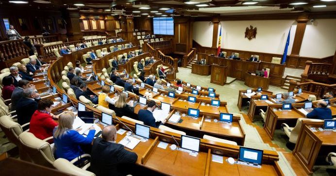 Парламент Молдовы денонсировал за день девять соглашений с СНГ.
