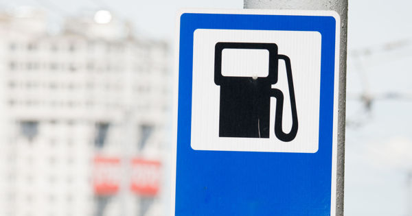 В НАРЭ пояснили механизм образования цен на нефть. Фото: Point.md.